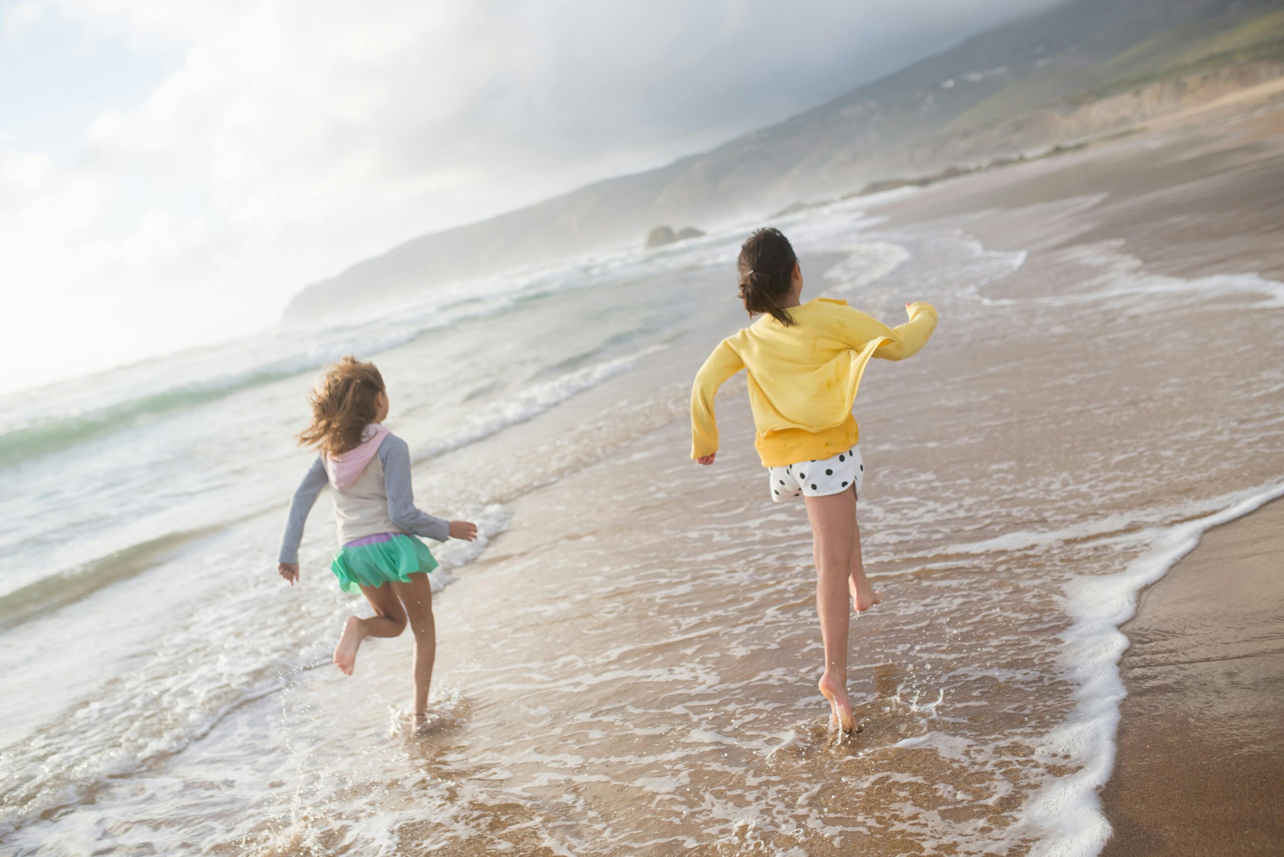 Playas tranquilas para ir con niños en Cádiz: 7 opciones seguras y familiares