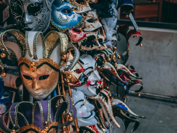 Guía del Carnaval de Cádiz: fechas, eventos y consejos para vivirlo al máximo